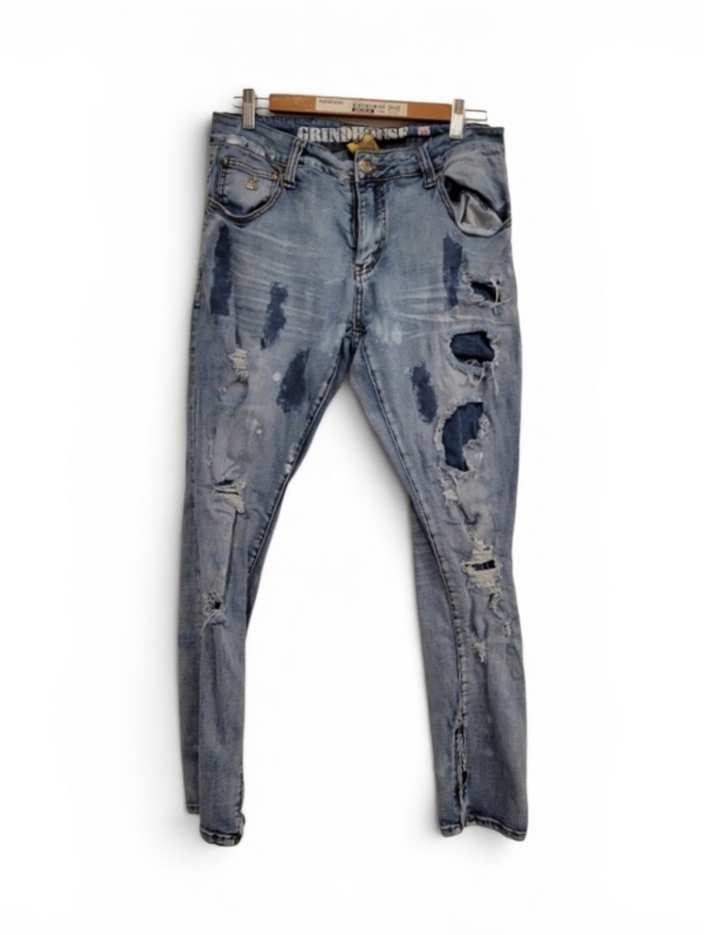 GRINDHOUSE  MEN'S DISTRESSED JEANS SIZE 32